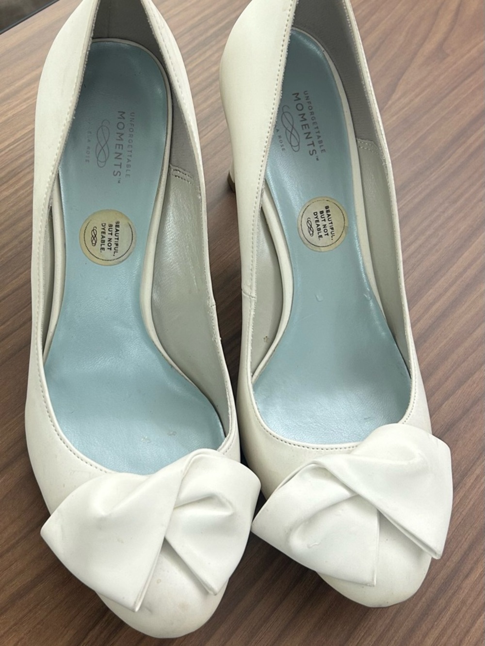 Pumps Lela Rose Ivory Bow Pump with Blue Insole 10